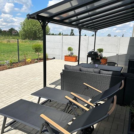 Apartman Zuzana Nesvady Exterior foto