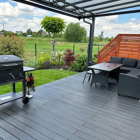 Apartman Zuzana Nesvady Exterior foto